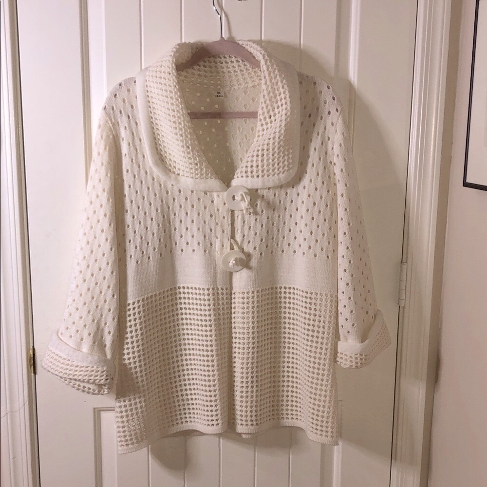 Elegant Cream Women's Cardigan with Button Accents